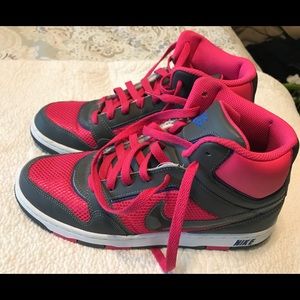 Nike Prestige 3 Size 9